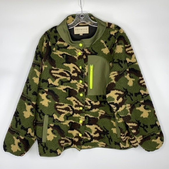 Promesa Jackets & Blazers - Promesa Green Camo Sherpa Teddy Oversized Jacket Size Large
